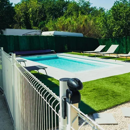 Elena, Piscine Privee